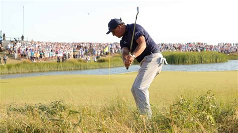 Phil Mickelson's 3 tips for hitting better chip shots around the greens.